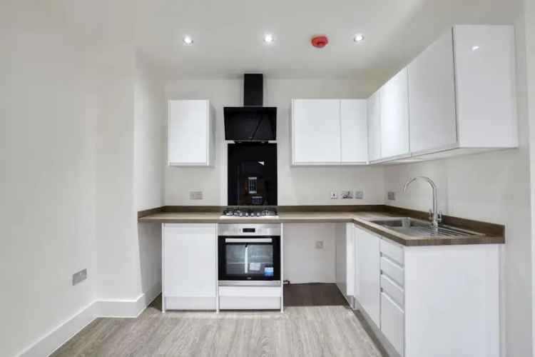 2 Bedroom Duplex Apartment near Brentwood Station - Elizabeth Line Access