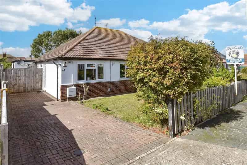 2 bedroom semi-detached bungalow for sale