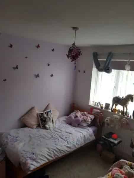 2 Bedroom House Near Schools and Shops