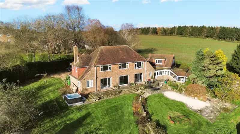 4 Bedroom Detached House for Sale in Hampshire