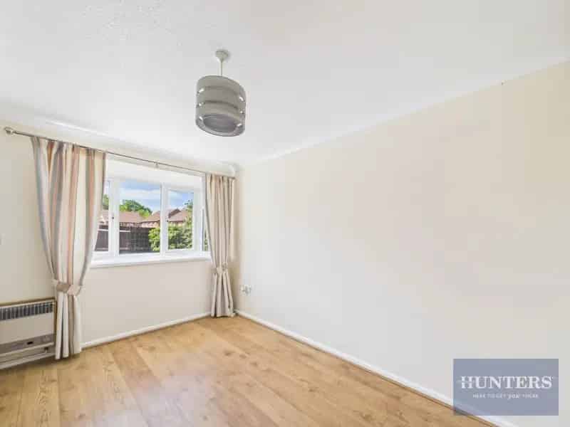 1 Bedroom Apartment To Let Up Hatherley