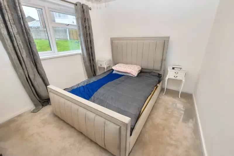 House For Sale , Leeds, England