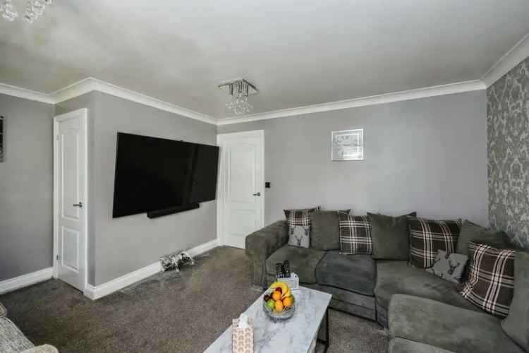 3 Bed 2 Ensuite Southsea House Modernized Kitchen Jacuzzi Garage Solar Panels