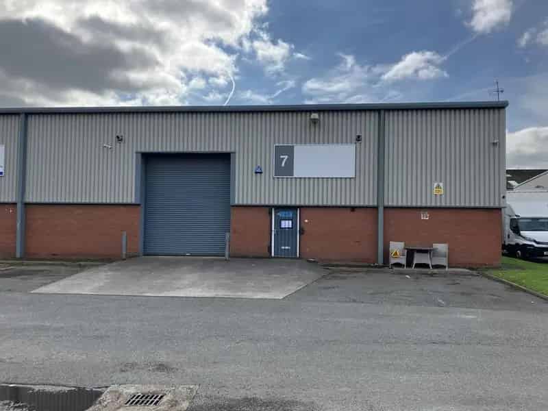 Steel Portal Frame Unit To Let