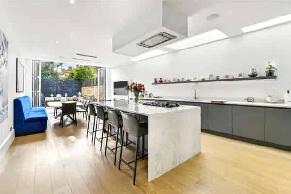 Luxury Family Home in London with Flexible Living Space