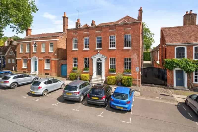 6 Bedroom Semi Detached House to Rent