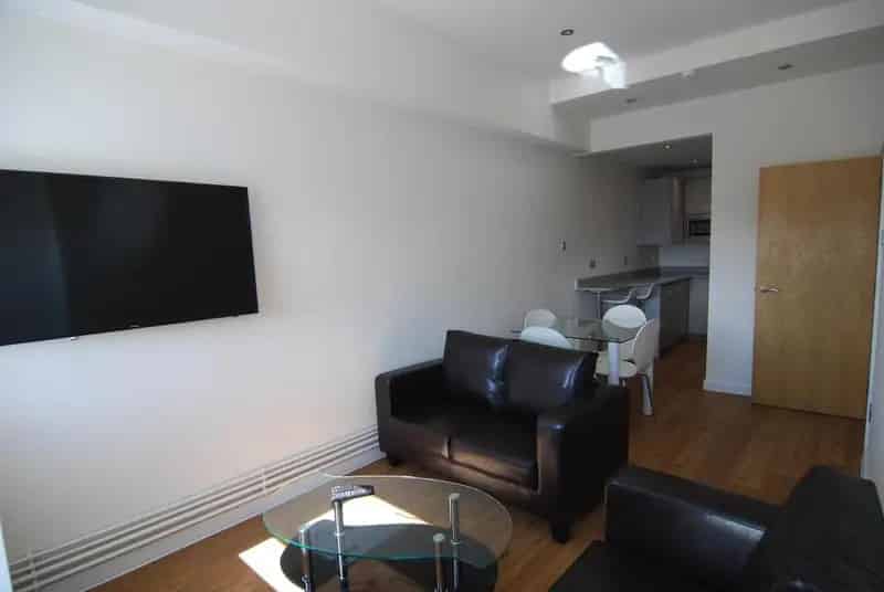 2 Bedroom Flat to Rent Fully Refurbished