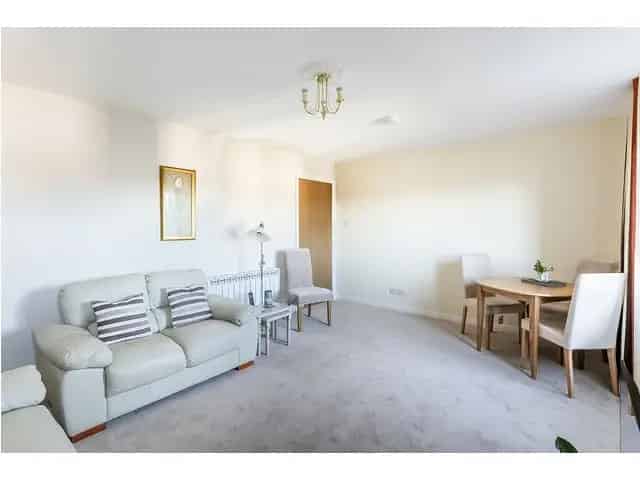 2 Bedroom Flat for Sale in Balerno