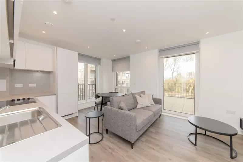 2 Bedroom Flat House to Rent