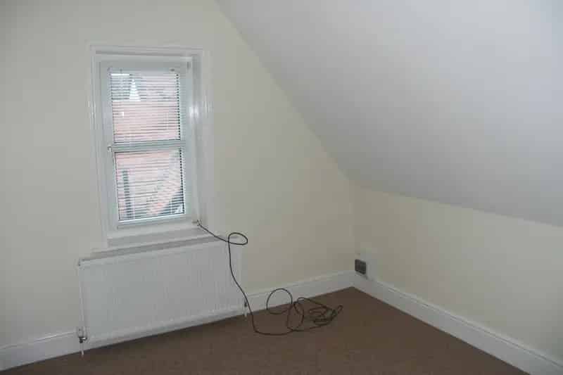 First Floor Flat near Town Center and Station