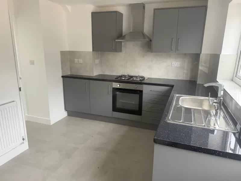 4 Bedroom Detached House to Rent