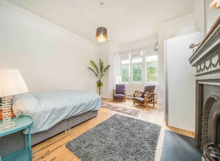 Victorian Conversion Ground Floor Apartment Near Surbiton and Kingston