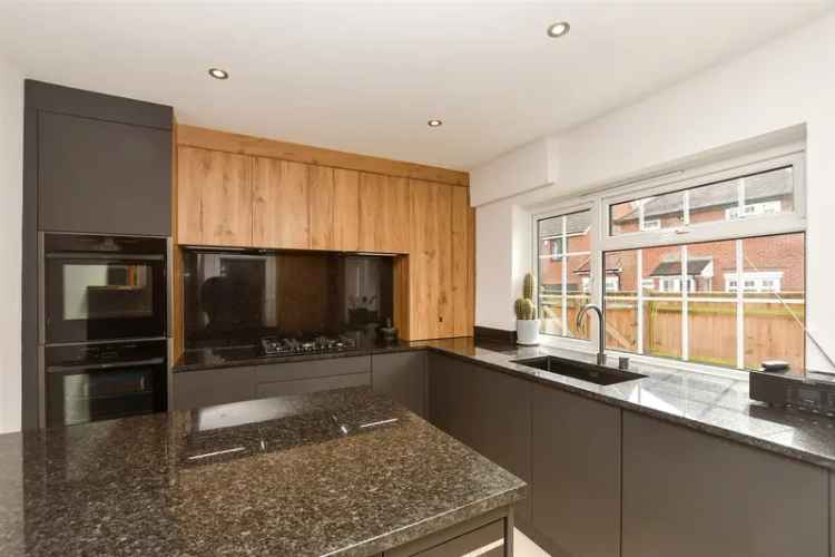 4 bedroom semi-detached house for sale