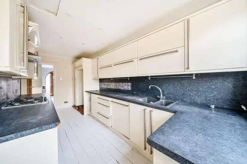 5 Bed House for Sale in Portsmouth