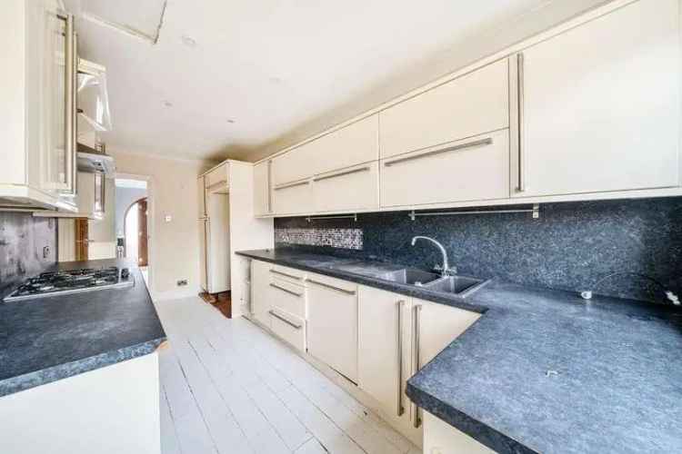 5 Bed House for Sale in Portsmouth