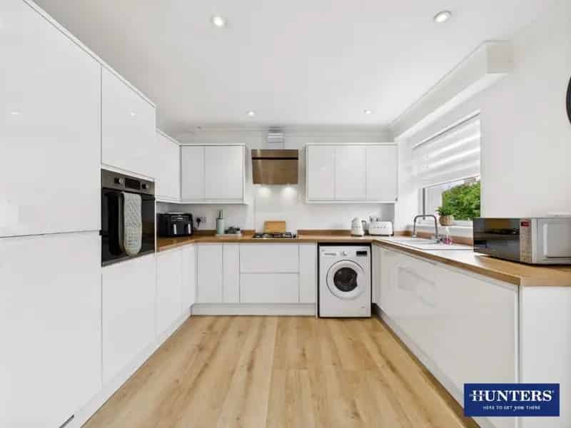 2 Bed House for Sale in Annan - Stunning Kitchen & Garage