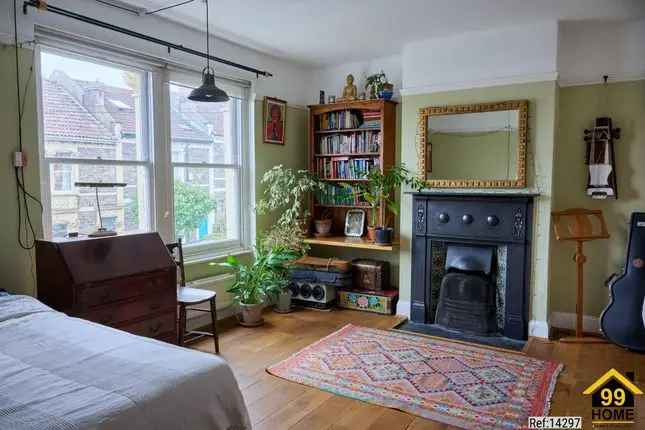 Three Bedroom Terraced House in Bristol BS7 - Modern Features and Gardens