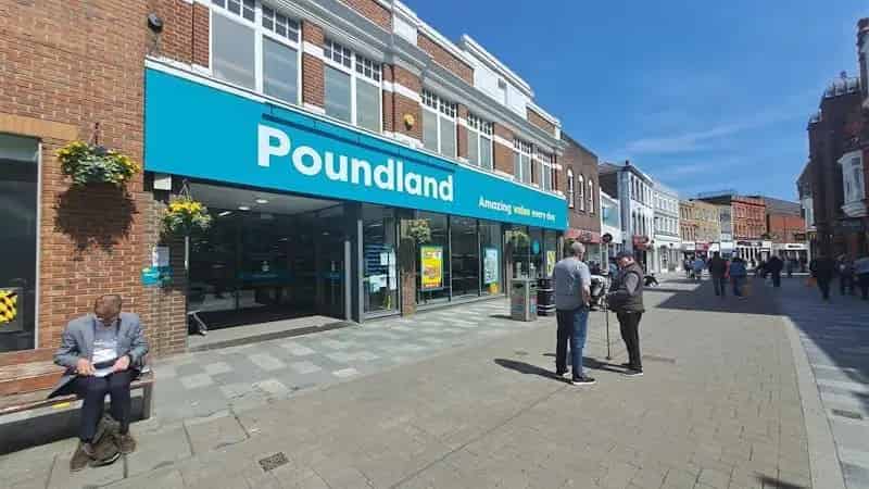 Maidenhead High Street Retail Unit with 6 Flats