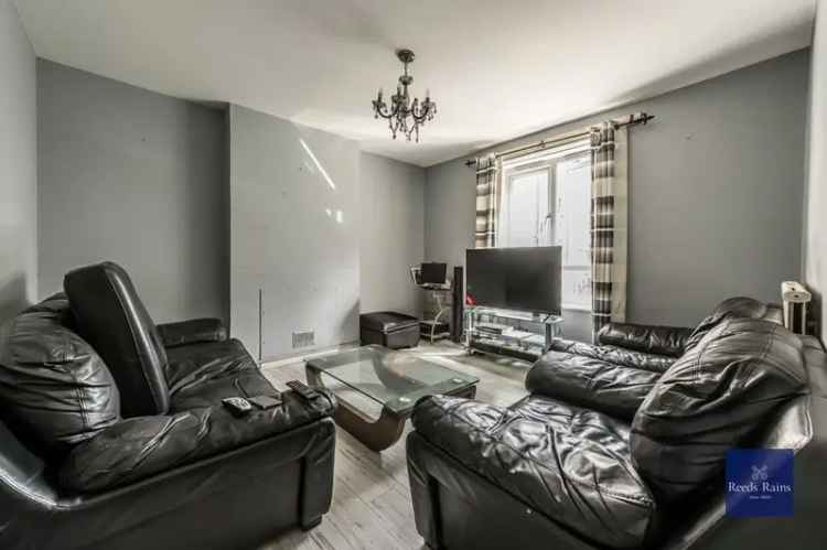 4 Bedroom Flat for Sale in London SW8