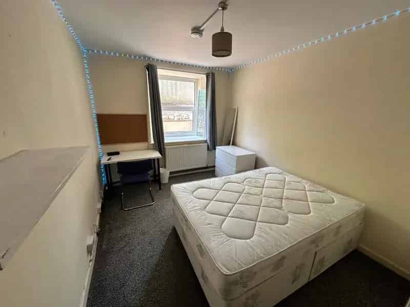 4 Bedroom Ground Floor Flat to Rent Pembroke Road