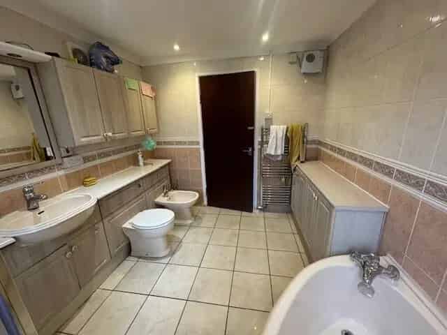Spacious 9 Bedroom Furnished House Near Universities