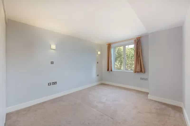 1 Bedroom Apartment Near Central Bath
