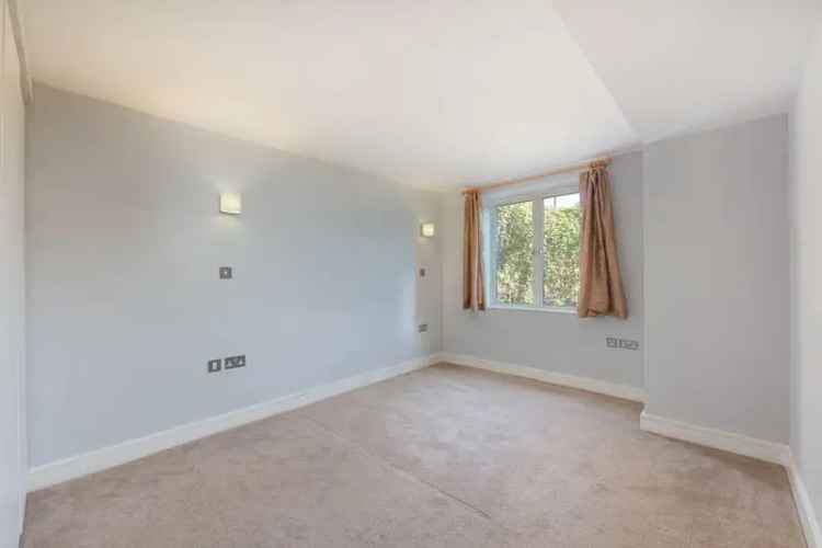 1 Bedroom Apartment Near Central Bath