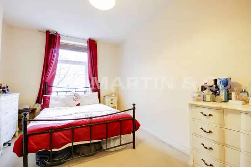 2 bedroom Flat
 For Sale