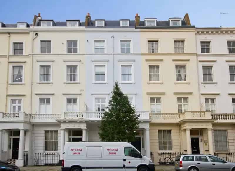 Modern 2-Bed 2-Bath Apartment with Private Patio Garden