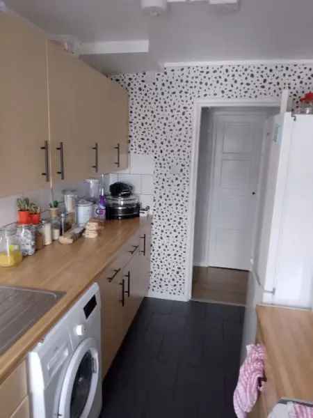 Flat For Rent in Eastbourne, England