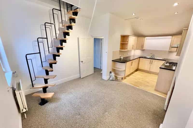 Stylish One Bedroom Apartment Northampton Town Centre Zero Deposit Available
