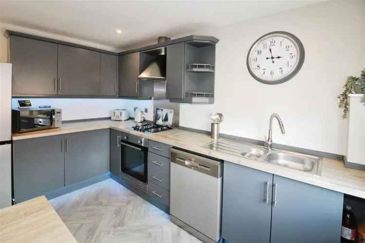 3 Bedroom End Terrace House for Sale