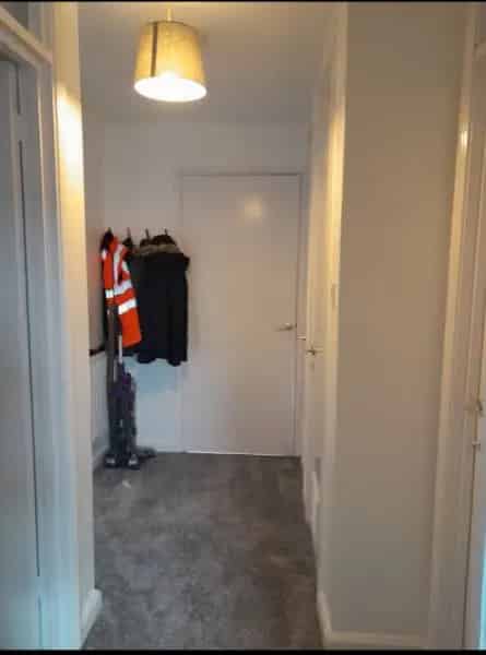1 Bed 1st Floor Flat with Drive Near Shops and Bus Route