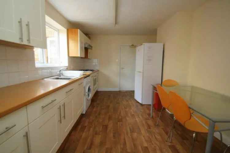 6 Bedroom Detached House for Students - Winton Bournemouth