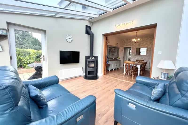 Spacious 5-Bed Semi-Detached Home in Everton
