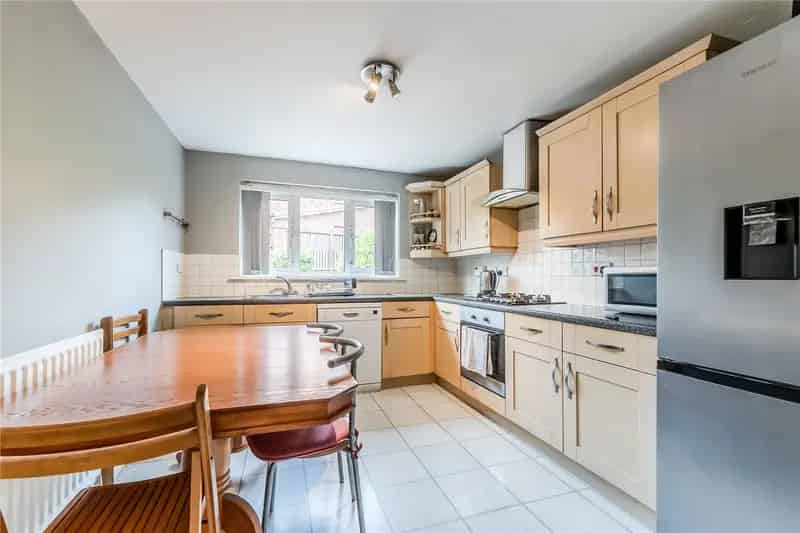 Executive Detached House for Sale Four Bedrooms Near Schools