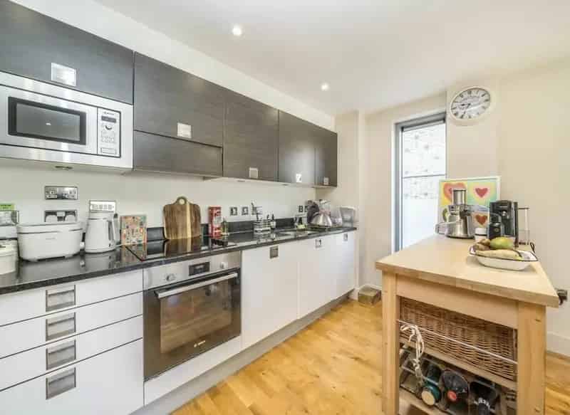 Two Double Bedroom River Apartment Near Bermondsey Station