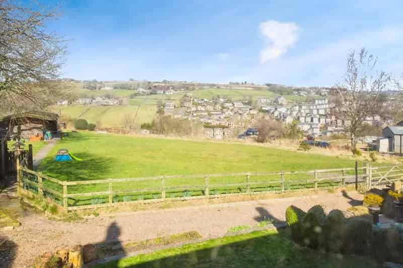 2 Bedroom End Terrace House For Sale Sowerby Bridge HX6