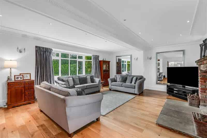 5 Bedroom Detached House for Sale Emerson Park Hornchurch