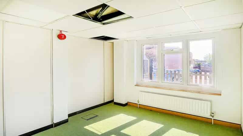 Modern Three-Story Office Building 4522 SQ FT