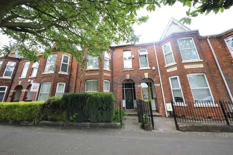 5 Bedroom Terraced House for Sale