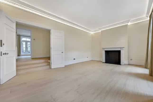 Knightsbridge Freehold House 2769 sq ft Parking