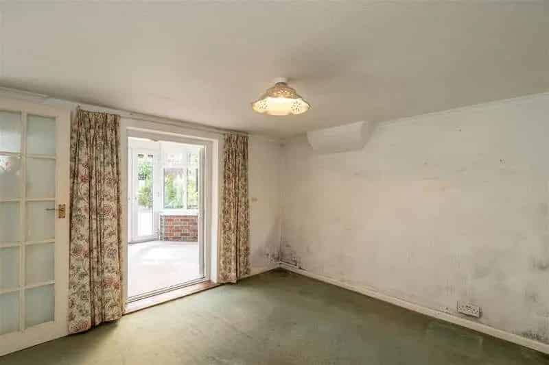 2 bed house for sale