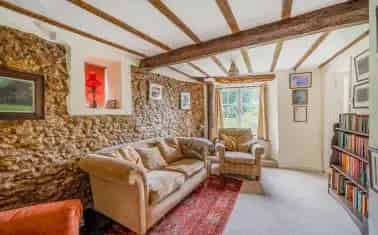 Spacious Country House with Games Room and Garden