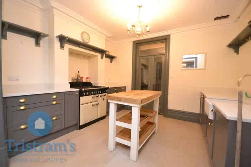 5 Bedroom 5 Ensuite Student House to Rent