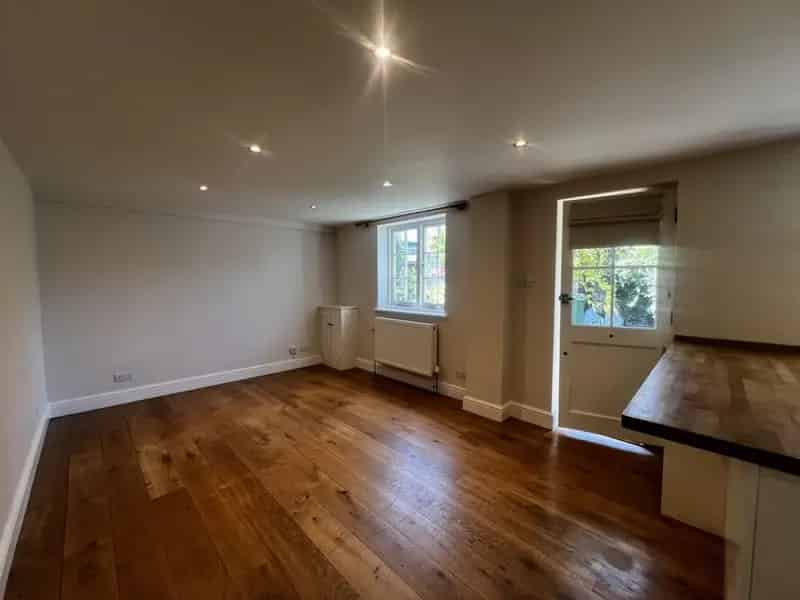2 Bedroom House To Rent Available 04092025