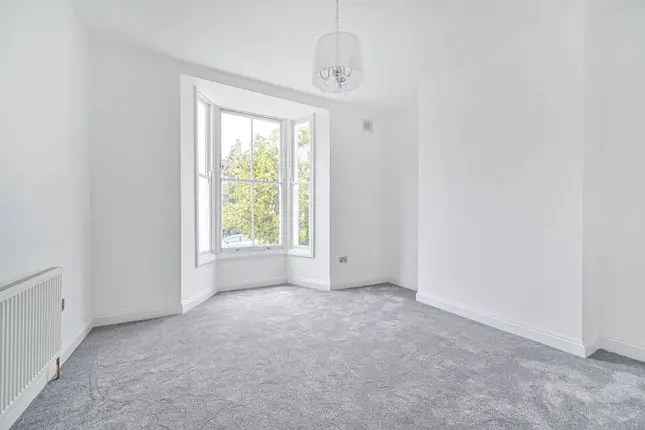 Maisonette to rent in Penshurst Road, Victoria Park, London E9