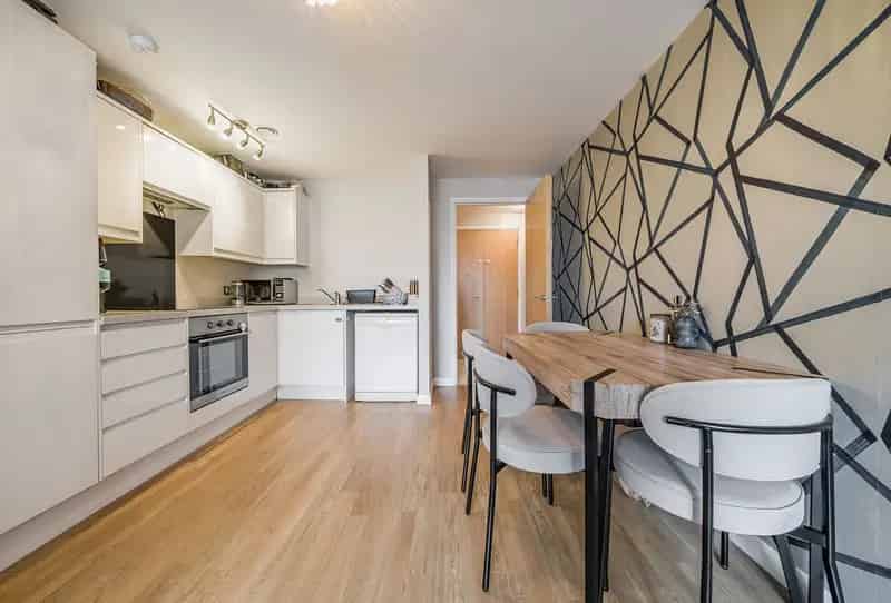 2 Bedroom Flat Apartment for Sale near Portland Square Bristol