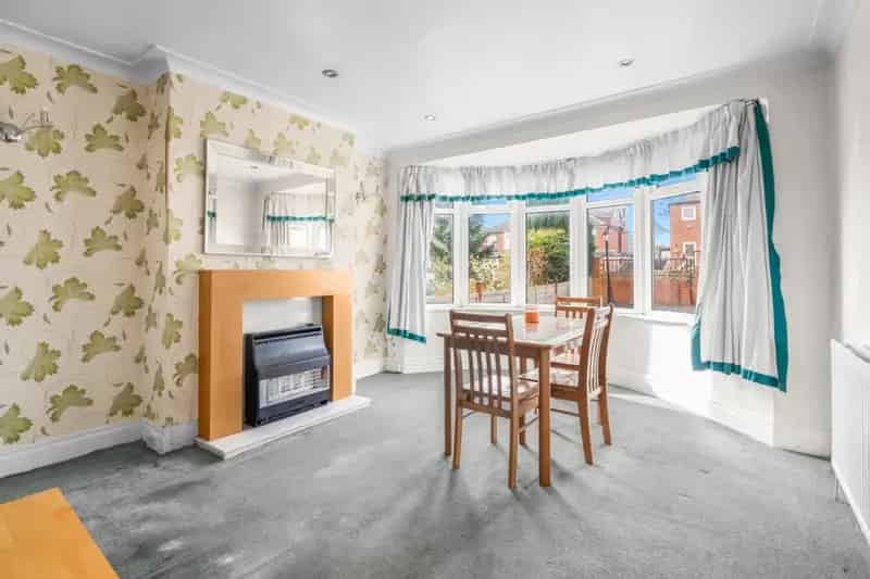 3 Bedroom House For Sale Roundhay