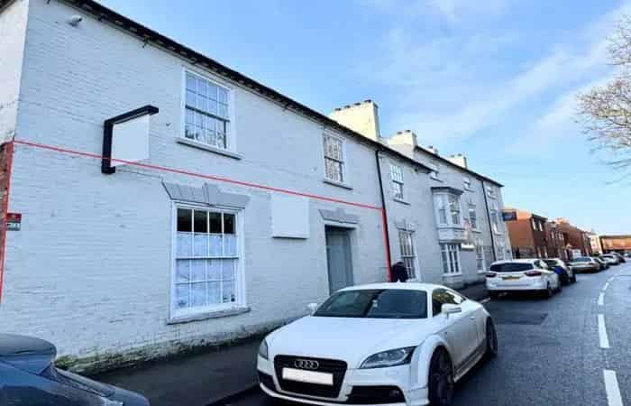Attractive Period Building in Thriving Market Town